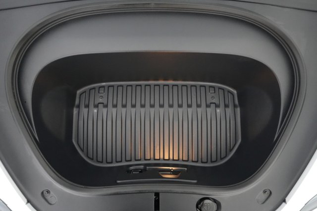 2025 Tesla Model 3 — photo 20 of 21