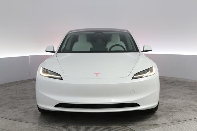 2025 Tesla Model 3 — photo 9 of 21