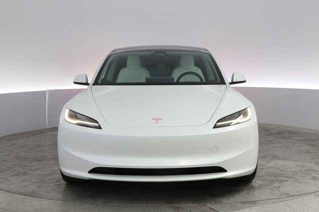 2025 Tesla Model 3 — photo 9 of 21