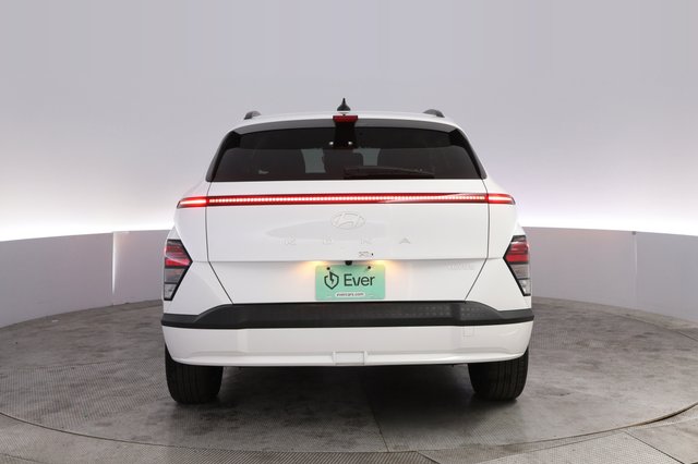 2025 Hyundai Kona Electric — photo 12 of 28