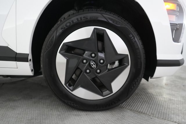 2025 Hyundai Kona Electric — photo 16 of 28