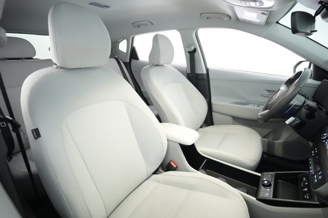 2025 Hyundai Kona Electric — photo 18 of 28