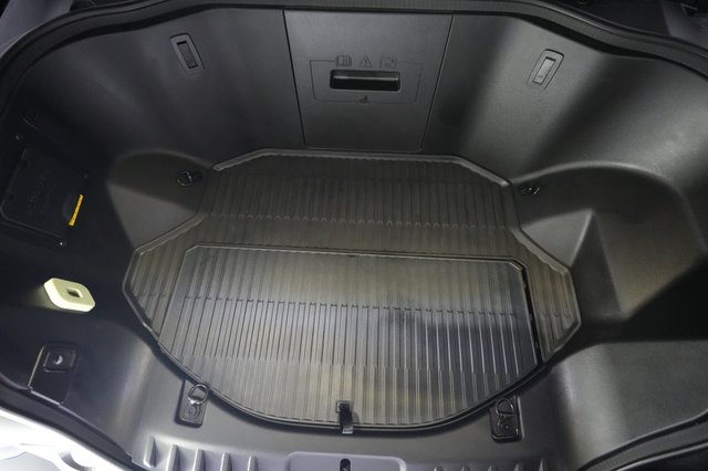 2025 Ford F-150 Lightning — photo 17 of 18
