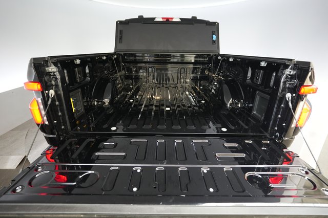 2025 Ford F-150 Lightning — photo 6 of 18