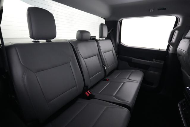 2025 Ford F-150 Lightning — photo 4 of 18
