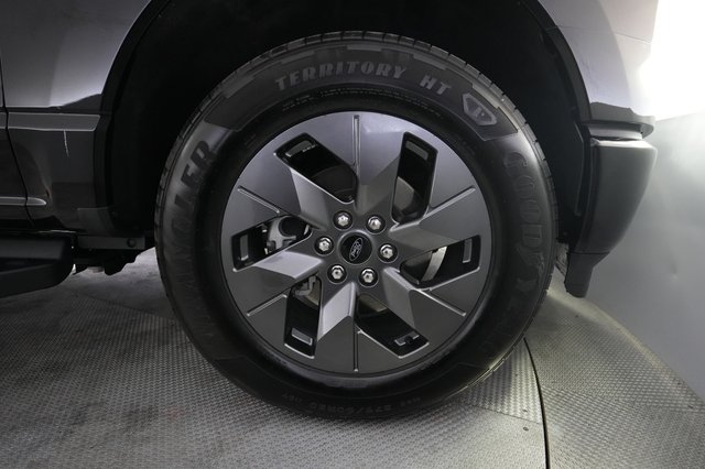 2025 Ford F-150 Lightning — photo 10 of 18