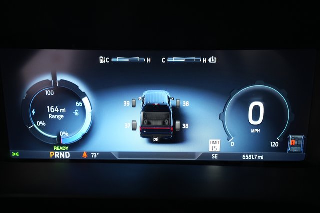 2025 Ford F-150 Lightning — photo 5 of 18
