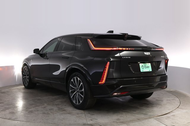 2024 Cadillac Lyriq — photo 13 of 23