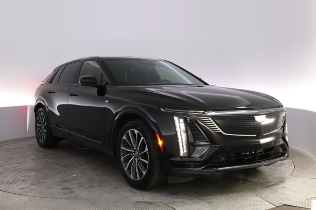 2024 Cadillac Lyriq — photo 10 of 23