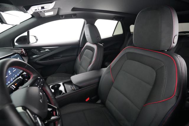 2024 Chevrolet Blazer EV — photo 3 of 23