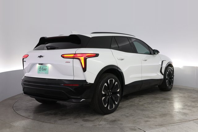 2024 Chevrolet Blazer EV — photo 2 of 23