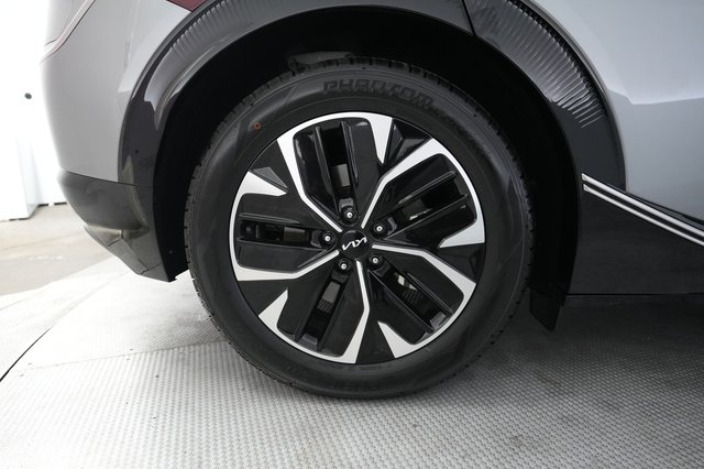 2024 Kia EV6 — photo 17 of 24