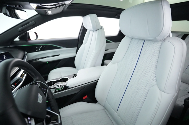 2024 Cadillac Lyriq