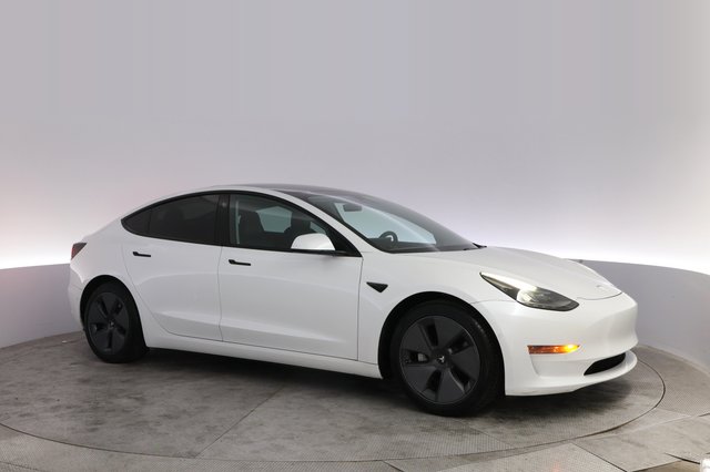 2021 Tesla Model 3 — photo 10 of 24