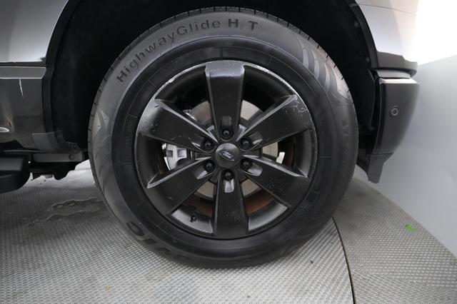 2023 Ford F-150 Lightning — photo 9 of 22