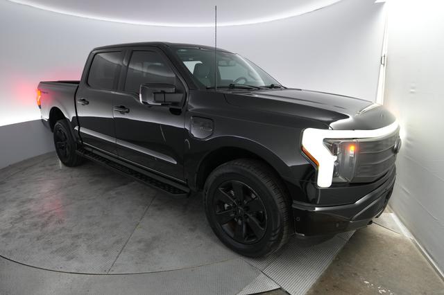 2023 Ford F-150 Lightning — VIN 1FTVW1EV5PWG21739