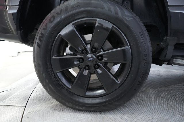 2023 Ford F-150 Lightning — photo 10 of 22