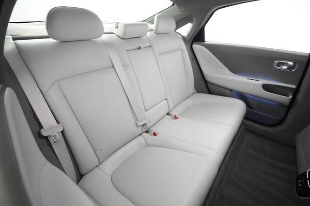 2023 Hyundai IONIQ 6 — photo 4 of 26