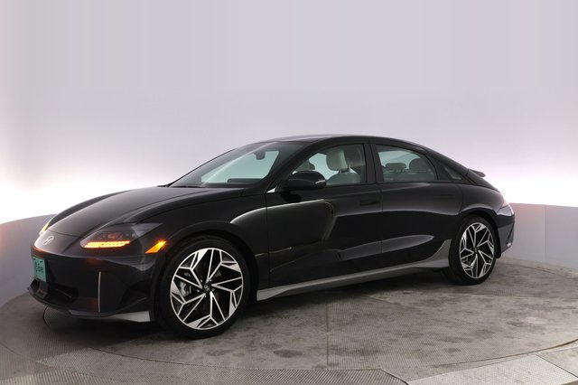 2023 Hyundai IONIQ 6 — photo 14 of 26