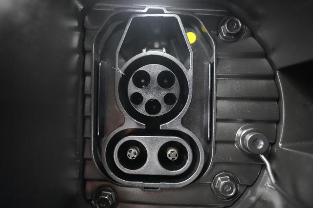 2023 Hyundai IONIQ 6 — photo 8 of 26
