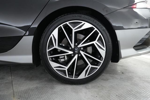 2023 Hyundai IONIQ 6 — photo 7 of 26