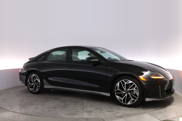 2023 Hyundai IONIQ 6 — photo 11 of 26