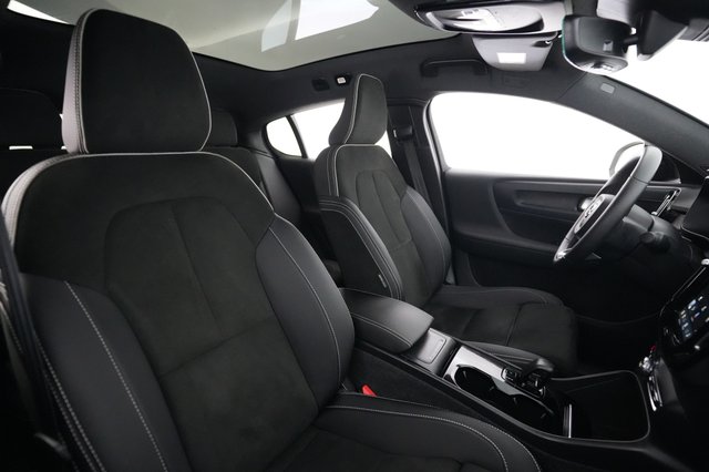 2023 Volvo C40 Recharge — photo 18 of 24