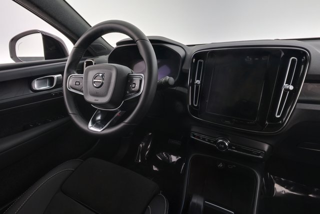 2023 Volvo C40 Recharge — photo 20 of 24