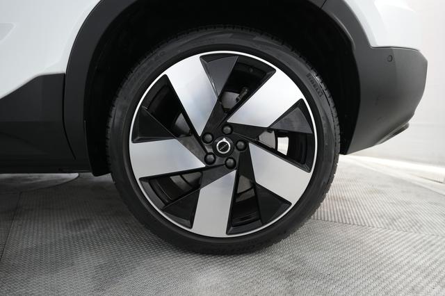 2023 Volvo C40 Recharge — photo 7 of 24