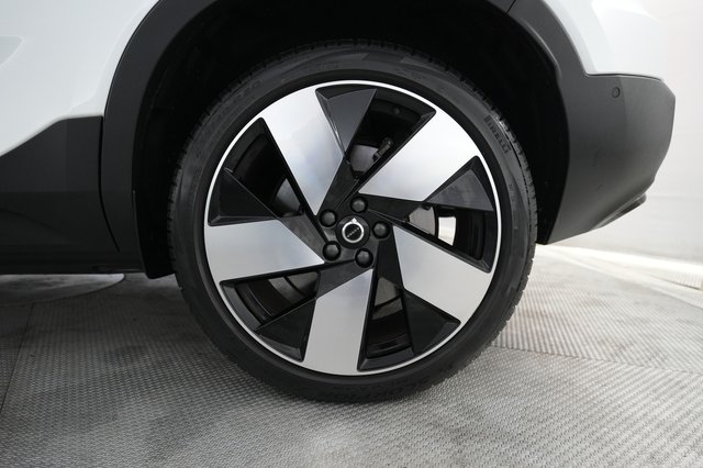 2023 Volvo C40 Recharge — photo 7 of 24
