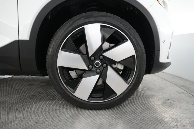 2023 Volvo C40 Recharge — photo 16 of 24