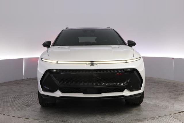 2024 Chevrolet Equinox EV — photo 9 of 23