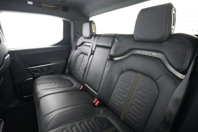 2024 Rivian R1T — photo 19 of 25