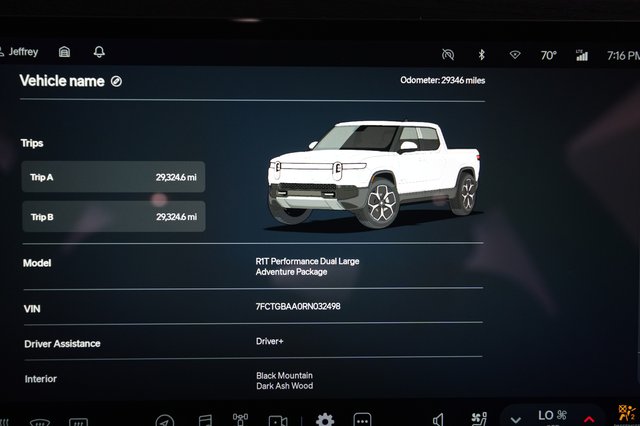 2024 Rivian R1T — photo 5 of 25
