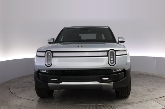 2024 Rivian R1T — photo 9 of 25