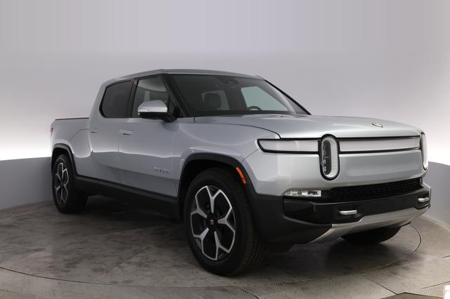 2024 Rivian R1T — photo 10 of 25
