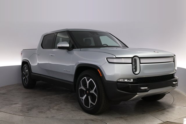 2024 Rivian R1T — photo 10 of 25