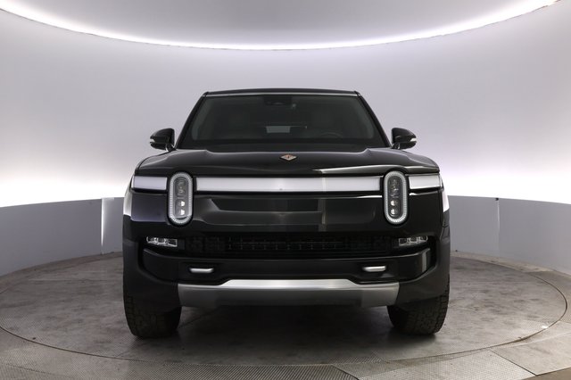 2024 Rivian R1S — photo 9 of 26