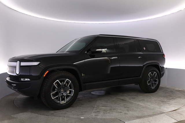 2024 Rivian R1S