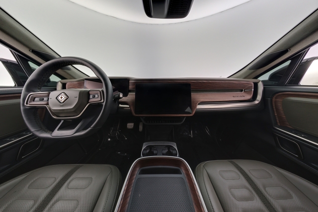 2024 Rivian R1S