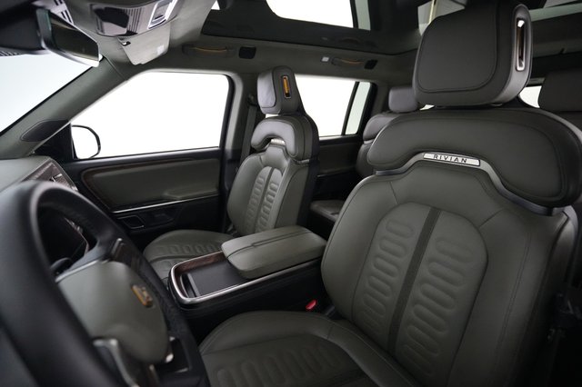 2024 Rivian R1S — photo 3 of 26