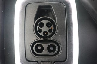2024 Rivian R1S — photo 8 of 26