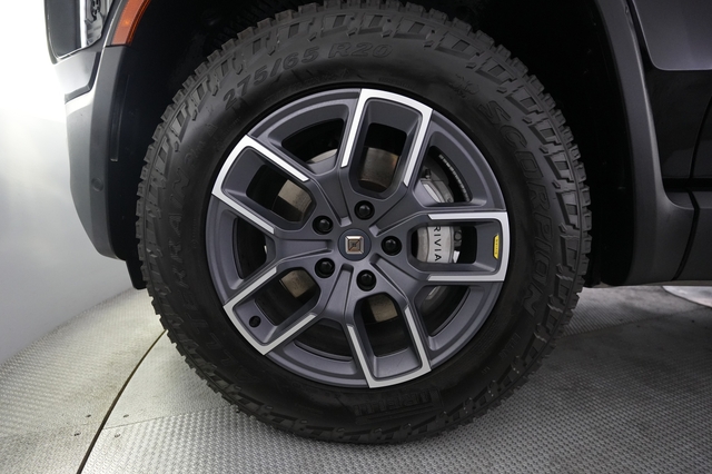 2024 Rivian R1S