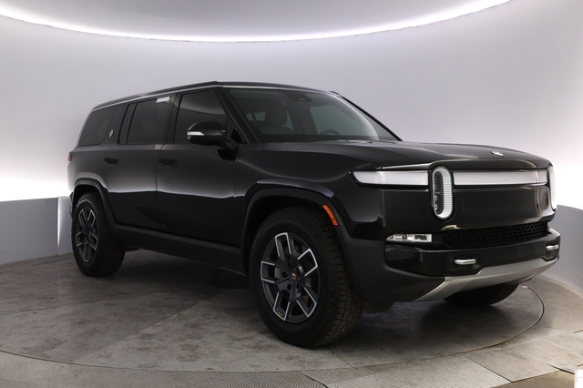 2024 Rivian R1S