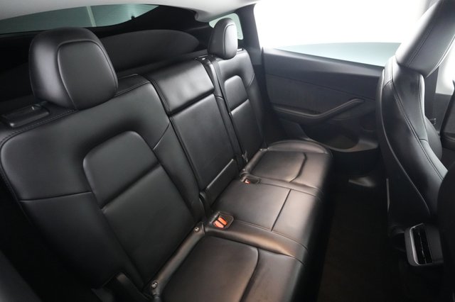 2024 Tesla Model Y — photo 4 of 34