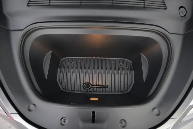 2024 Tesla Model Y — photo 23 of 34