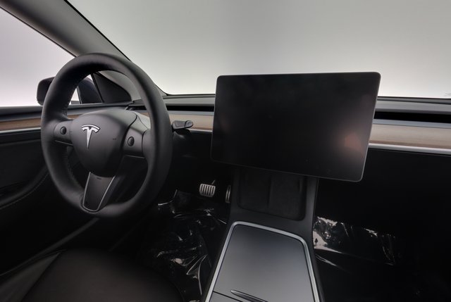 2024 Tesla Model Y — photo 20 of 34