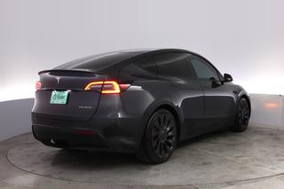 2024 Tesla Model Y — photo 2 of 34