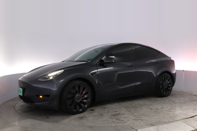 2024 Tesla Model Y — photo 14 of 34