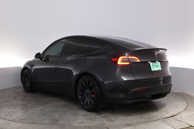 2024 Tesla Model Y — photo 13 of 34